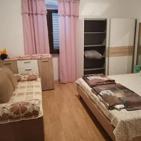 Apartment Miki Pula