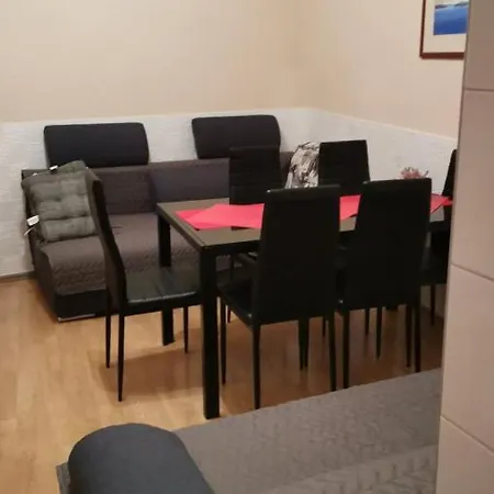 Miki Apartment *